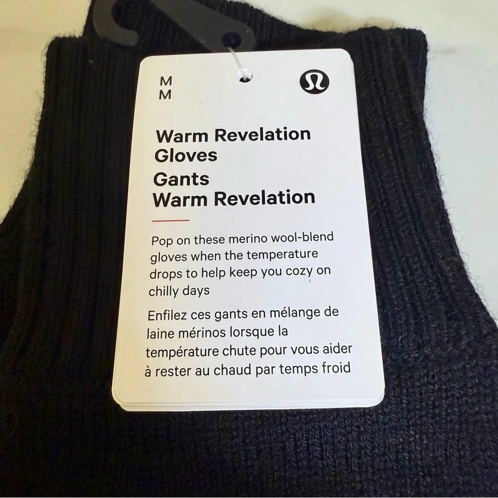 NWT Lululemon Warm Revelation Gloves in Black, Size M - Picture 2 of 4